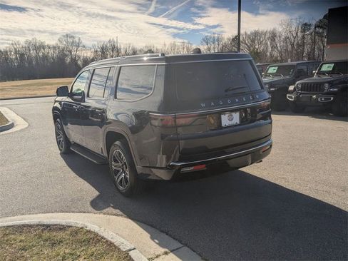 Used 2025 Jeep Wagoneer Series II image 3