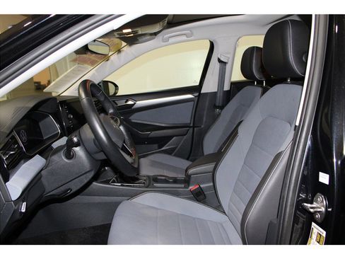 Used 2025 Volkswagen Jetta SE image 10