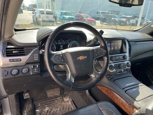 Used 2019 Chevrolet Suburban Premier image 14