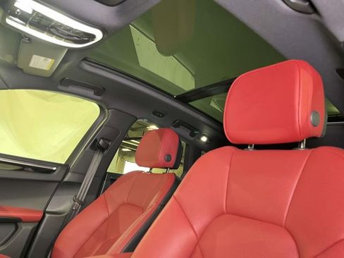 New 2026 Porsche Macan image 19