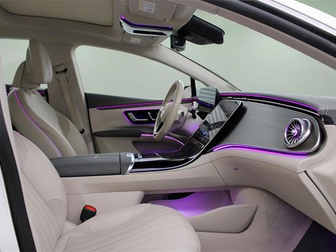 Used 2022 Mercedes-Benz EQS 450+ Sedan image 23