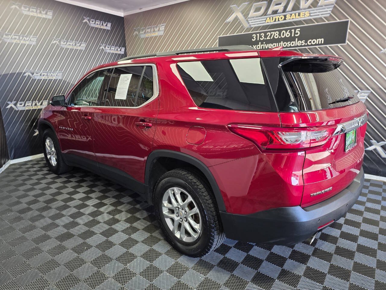 Used 2019 Chevrolet Traverse LT FWD image 9