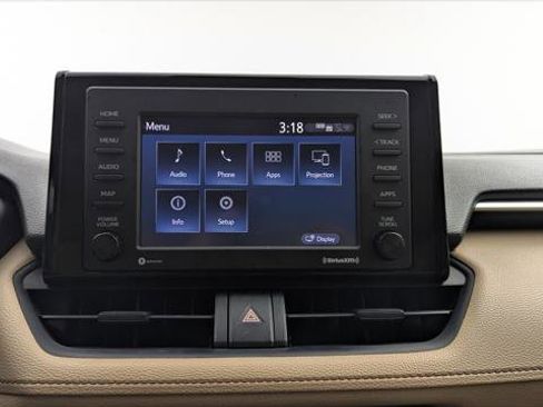 Used 2020 Toyota RAV4 LE w/ Phone Cable & Charge Package image 28