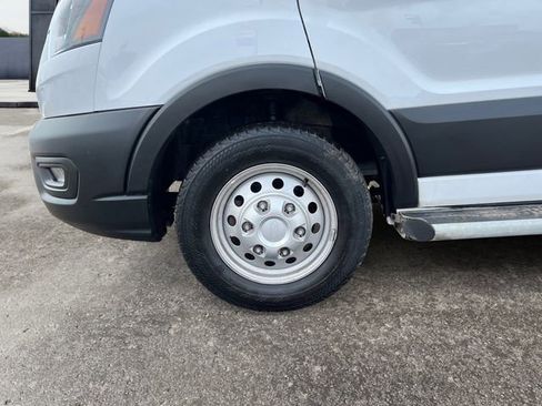 Used 2024 Ford Transit 250 Low Roof AWD w/ Exterior Upgrade Package image 14