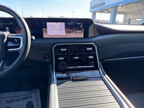 Used 2025 Nissan Armada SL w/ Captain's Chari Seat Package image 29