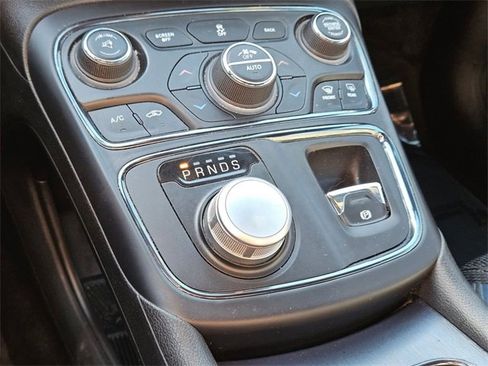 Used 2015 Chrysler 200 S w/ Comfort Group image 16