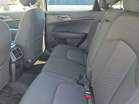 Used 2025 Kia Sportage LX FWD image 22