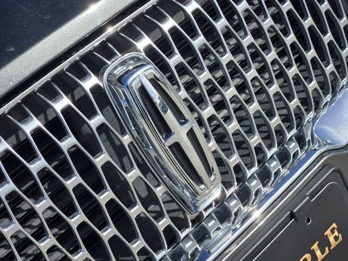 Used 2020 Lincoln Corsair FWD image 11