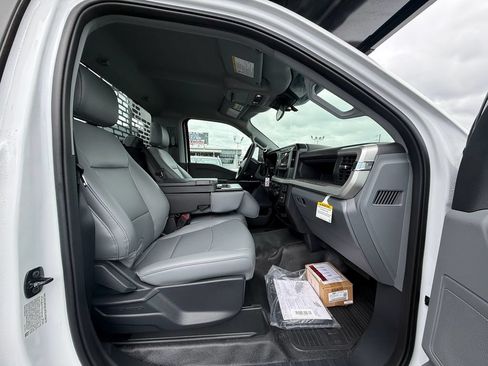 Used 2024 Ford F550 4x4 Regular Cab Super Duty image 22