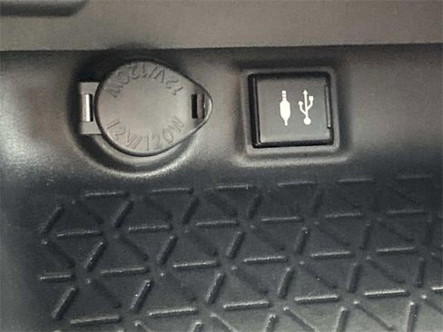 Used 2019 Toyota RAV4 XLE image 30