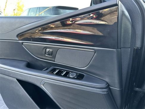 Certified 2024 Lincoln Nautilus Reserve w/ Jet Appearance Package (87T) image 29