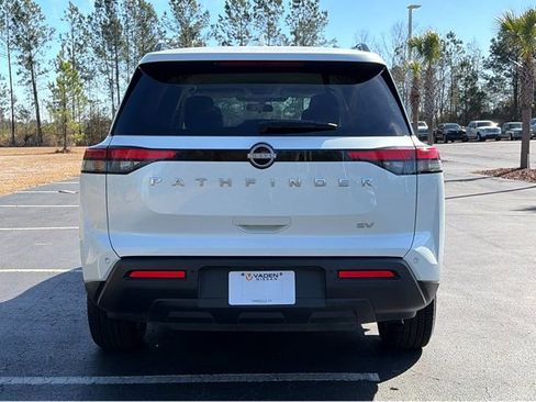 Certified 2024 Nissan Pathfinder SV FWD image 22