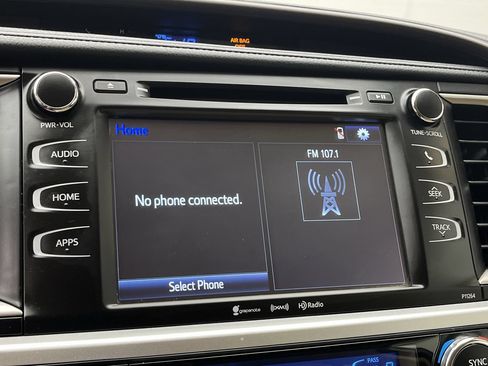 Used 2016 Toyota Highlander Plus AWD/4WD image 19