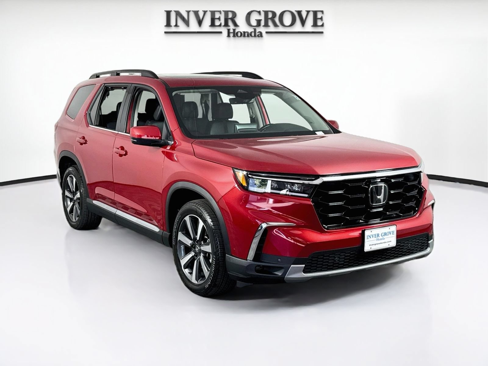 Certified 2024 Honda Pilot Touring image 3