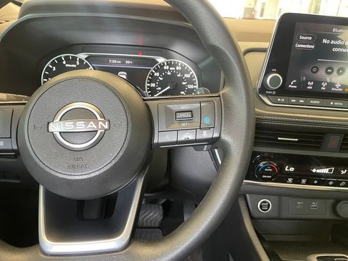 Certified 2023 Nissan Rogue SV FWD image 13