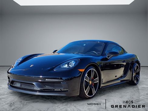 Used 2018 Porsche 718 Cayman GTS image 3