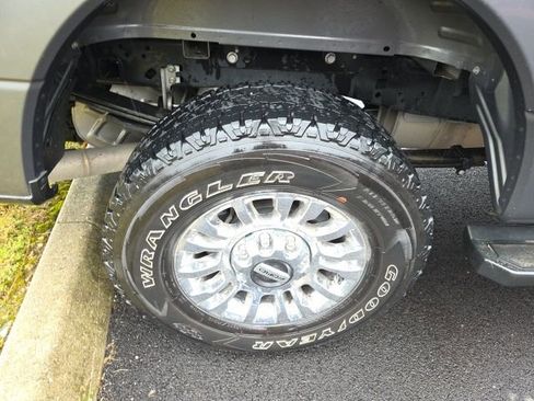 Used 2022 Ford F250 XLT w/ XLT Premium Package image 13