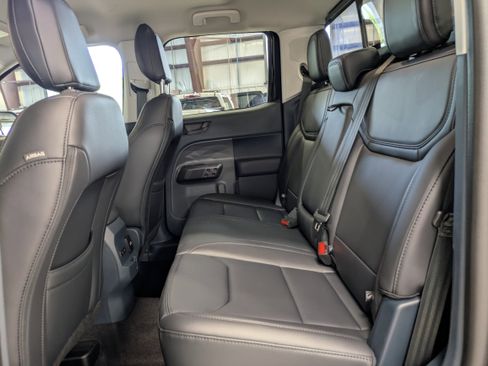 New 2025 Ford Maverick Lariat w/ Black Appearance Package image 16