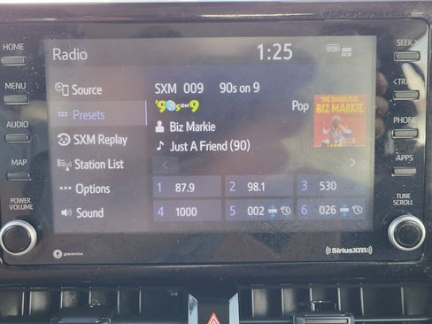 Used 2022 Toyota Corolla LE image 29