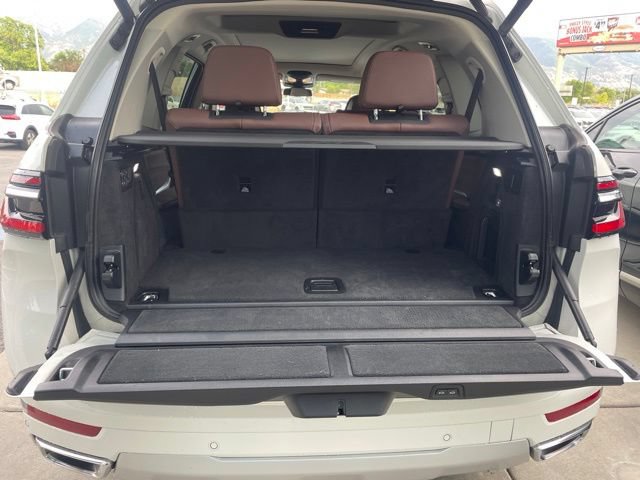 Used 2025 BMW X7 xDrive40i AWD/4WD image 18