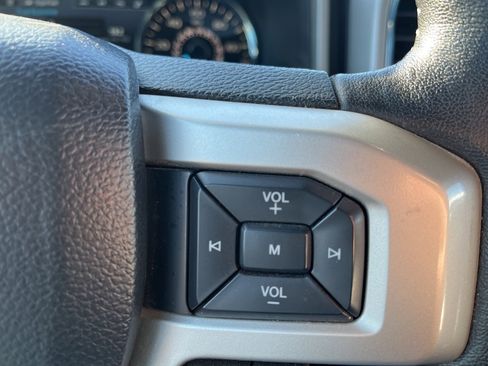 Used 2018 Ford F150 Lariat w/ Equipment Group 502A Luxury image 27