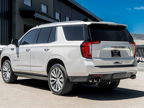 Used 2021 GMC Yukon Denali w/ Denali Ultimate Package AWD/4WD image 2