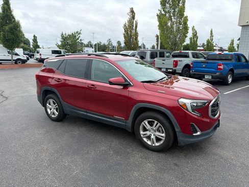 Used 2018 GMC Terrain SLE w/ Driver Convenience Package AWD/4WD image 4