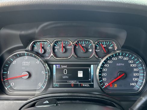 Used 2019 Chevrolet Suburban Premier image 30