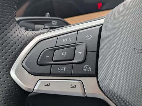 New 2026 Volkswagen Tiguan SEL R-Line AWD/4WD image 25