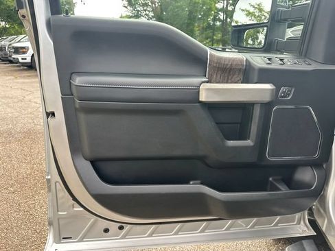 Used 2019 Ford F250 Lariat w/ Chrome Package AWD/4WD image 12