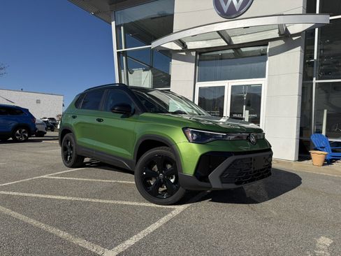 New 2026 Volkswagen Taos SE AWD/4WD image 1