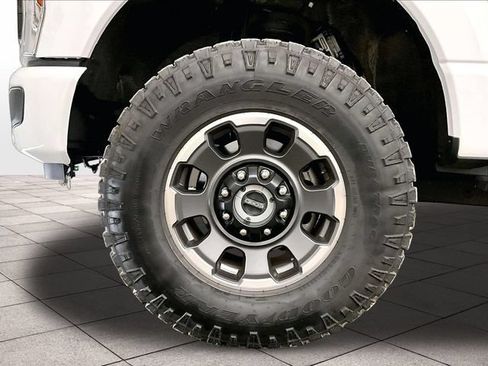 Used 2024 Ford F250 Lariat w/ Lariat Ultimate Package AWD/4WD image 8