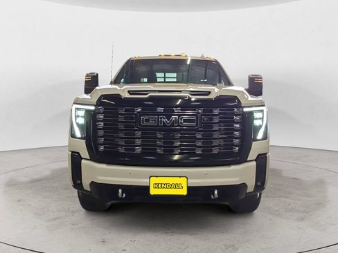 Used 2025 GMC Sierra 3500 Denali Ultimate AWD/4WD image 2