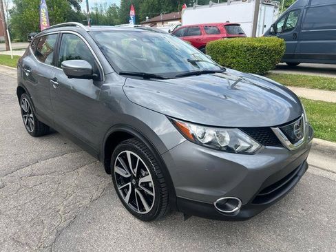 Used 2019 Nissan Rogue Sport SL AWD/4WD image 2