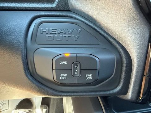 New 2026 RAM 3500 Laramie AWD/4WD image 32