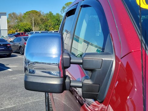 Used 2020 Nissan Titan SL w/ Moonroof Package image 9