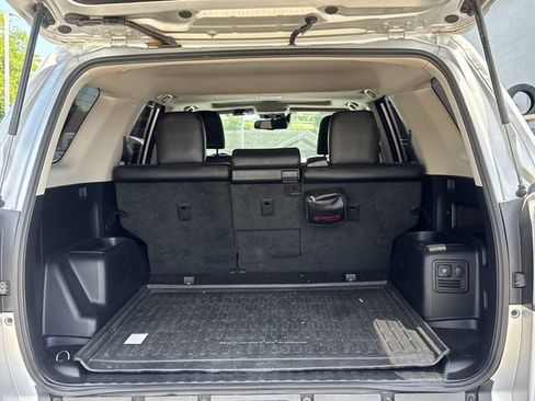 Used 2022 Toyota 4Runner TRD Off-Road Premium AWD/4WD image 12