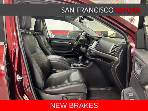 Used 2017 Toyota Highlander Limited AWD/4WD image 21
