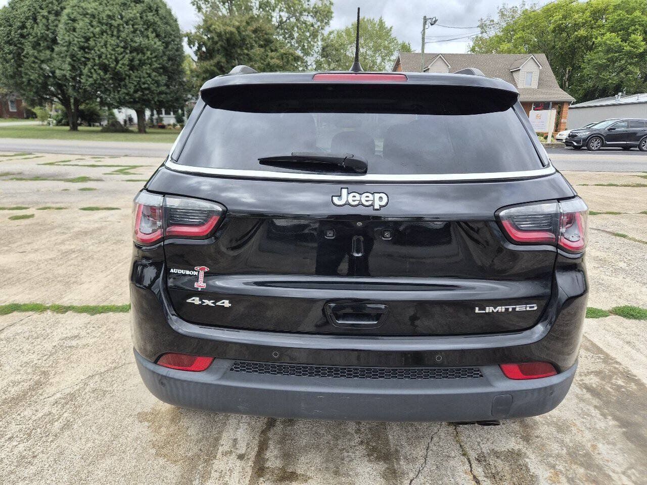 Used 2018 Jeep Compass Limited w/ Navigation Group AWD/4WD image 9