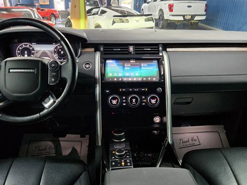 Used 2018 Land Rover Discovery HSE image 23