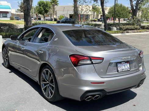 Used 2021 Maserati Ghibli S GranSport RWD image 2