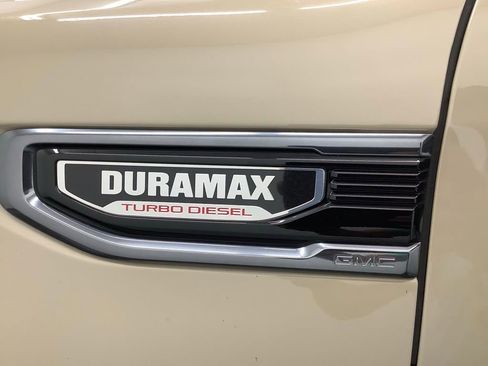 Used 2022 GMC Sierra 1500 AT4 w/ AT4 Premium Package AWD/4WD image 23