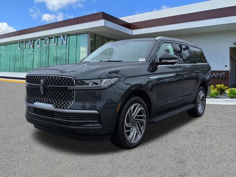 New 2026 Lincoln Navigator Premiere AWD/4WD image 8