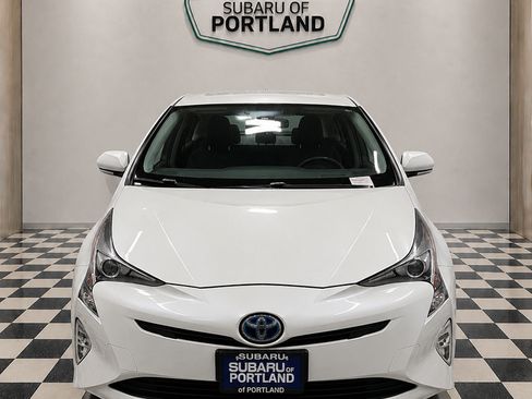 Used 2018 Toyota Prius Four w/ Advanced Technology Package FWD image 2