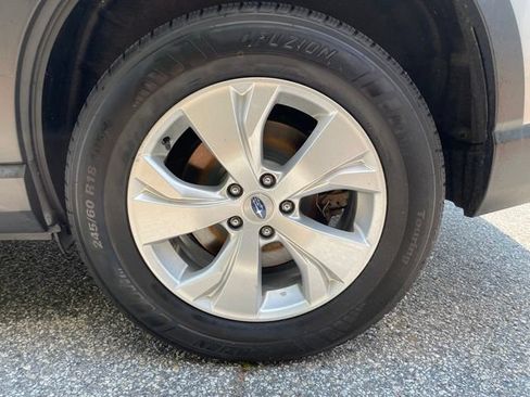 Used 2019 Subaru Ascent 8-Passenger AWD/4WD image 10