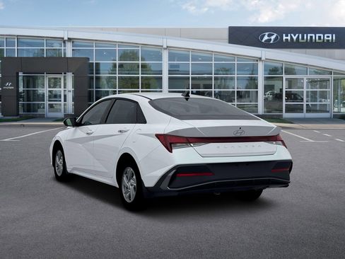 New 2026 Hyundai Elantra SE FWD image 5