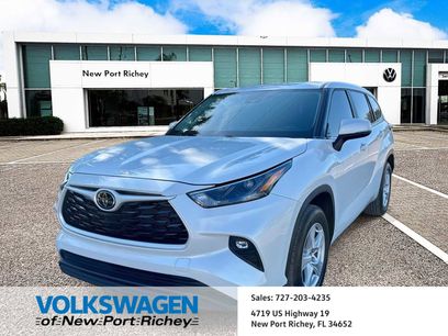 Used 2024 Toyota Highlander LE