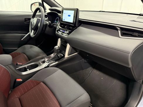 Used 2024 Toyota Corolla Cross AWD Hybrid image 23