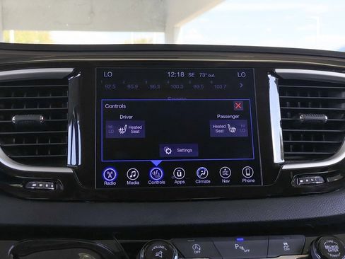 Used 2017 Chrysler Pacifica Touring-L image 8
