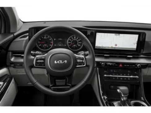 Used 2024 Kia Carnival EX FWD image 10